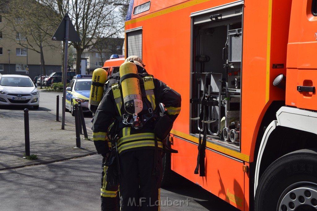 Feuer 1 Koeln Vingst Ansbacherstr P26.JPG - Miklos Laubert